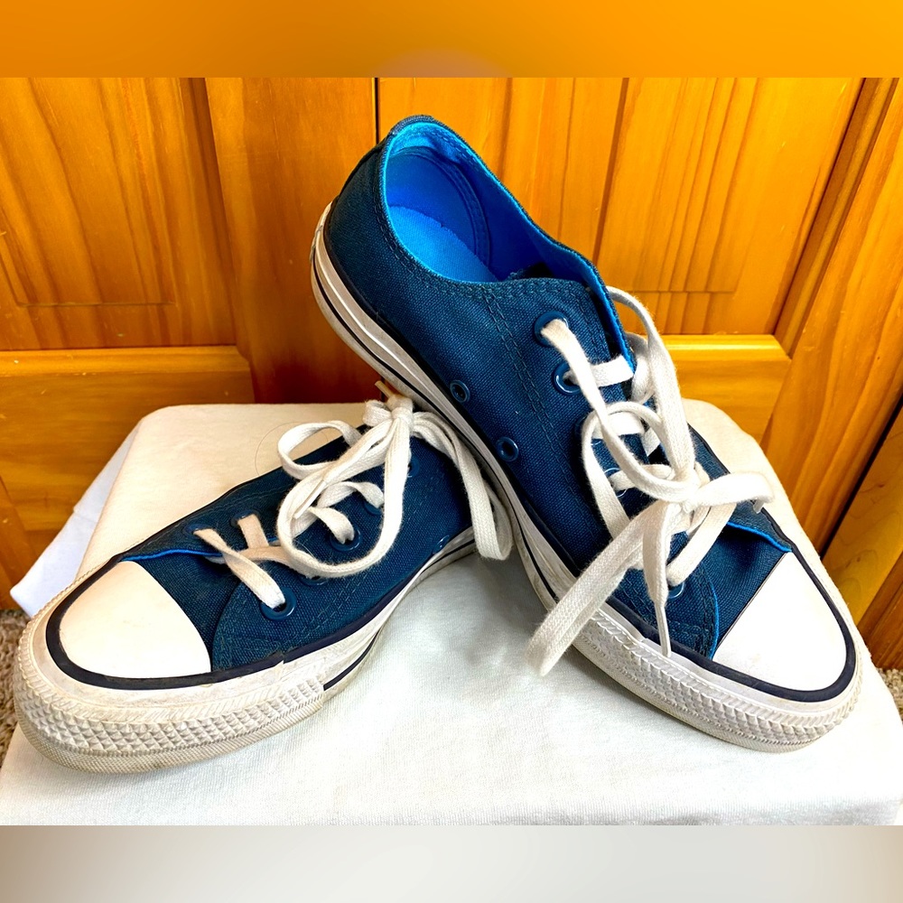 Women’s 6.5 Men’s 4.5 Converse